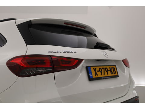 Mercedes-Benz GLA 250 e AMG Line | Augmented Reality | Burmester | Trekhaak | All Season | Dodehoek