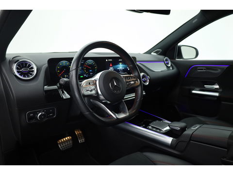 Mercedes-Benz GLA 250 e AMG Line | Augmented Reality | Burmester | Trekhaak | All Season | Dodehoek