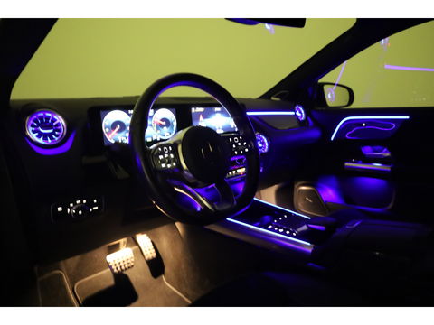 Mercedes-Benz GLA 250 e AMG Line | Augmented Reality | Burmester | Trekhaak | All Season | Dodehoek