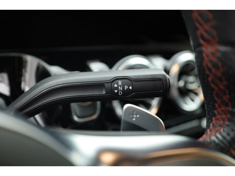 Mercedes-Benz GLA 250 e AMG Line | Augmented Reality | Burmester | Trekhaak | All Season | Dodehoek