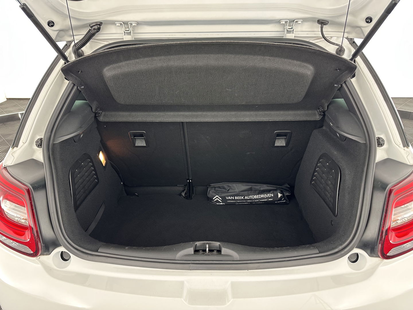 DS DS 3 1.6 BlueHDi Business *NAVI-FULLMAP | SPORT-SEATS | ECC | PDC | CRUISE | 16''ALU*