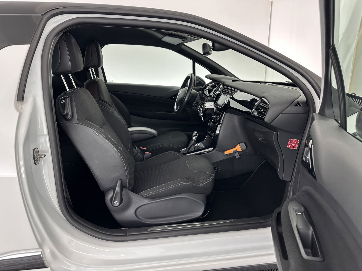 DS DS 3 1.6 BlueHDi Business *NAVI-FULLMAP | SPORT-SEATS | ECC | PDC | CRUISE | 16''ALU*