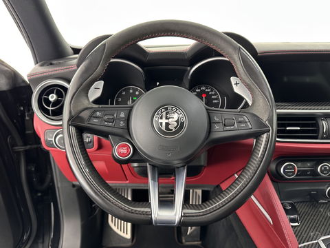 Alfa Romeo Stelvio 2.9 V6 AWD Quadrifoglio (INCL-BTW) Aut. *PANO | LEATHER-ALCANTARA | XENON | ADAPTIVE-CRUISE | BLIND-SPOT | HARMAN/KARDON | MEMORY-PACK | HEATED-SPORTSEATS | DAB+ | KEYLESS | CARPLAY | NAVI-FULLMAP | CARBON-INLAY |