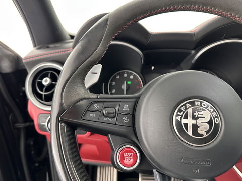 Alfa Romeo Stelvio 2.9 V6 AWD Quadrifoglio (INCL-BTW) Aut. *PANO | LEATHER-ALCANTARA | XENON | ADAPTIVE-CRUISE | BLIND-SPOT | HARMAN/KARDON | MEMORY-PACK | HEATED-SPORTSEATS | DAB+ | KEYLESS | CARPLAY | NAVI-FULLMAP | CARBON-INLAY |