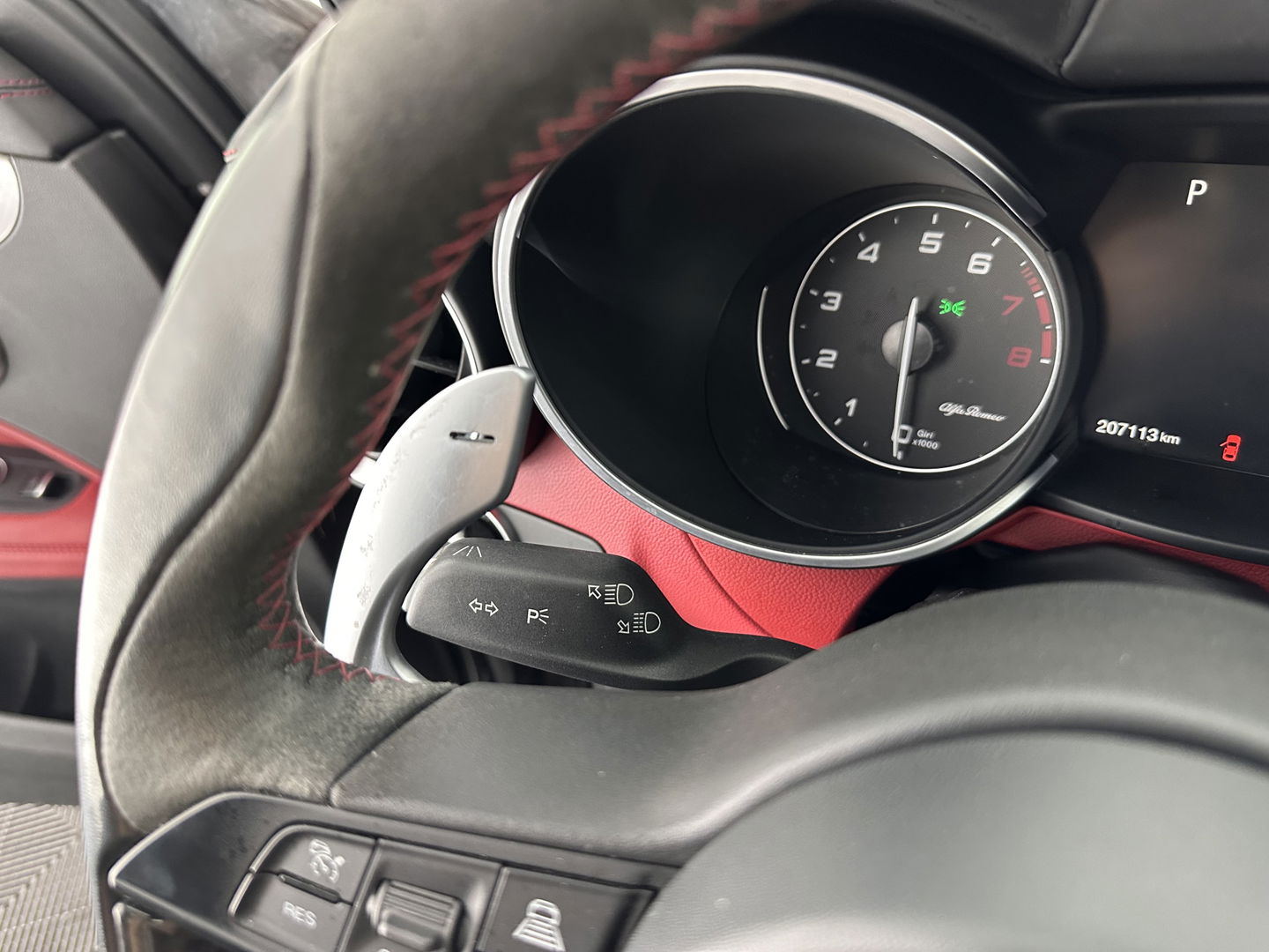 Alfa Romeo Stelvio 2.9 V6 AWD Quadrifoglio (INCL-BTW) Aut. *PANO | LEATHER-ALCANTARA | XENON | ADAPTIVE-CRUISE | BLIND-SPOT | HARMAN/KARDON | MEMORY-PACK | HEATED-SPORTSEATS | DAB+ | KEYLESS | CARPLAY | NAVI-FULLMAP | CARBON-INLAY |