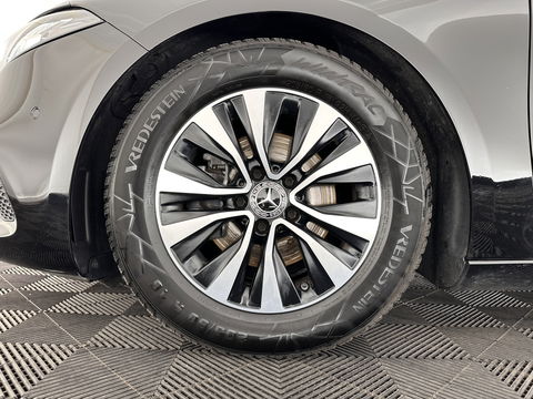 Mercedes-Benz A-Klasse 160 Business Solution (INCL-BTW) *LEATHER- FABRIC | FULL-LED | WIDE-SCREEN-COCKPIT | CAMERA | NAVI-FULLMAP | HEATED-COMFORTSEATS | ECC | PRIVACY-GLASS | PDC | KEYLESS | CRUISE | CARBON-INLAY | 16''ALU*
