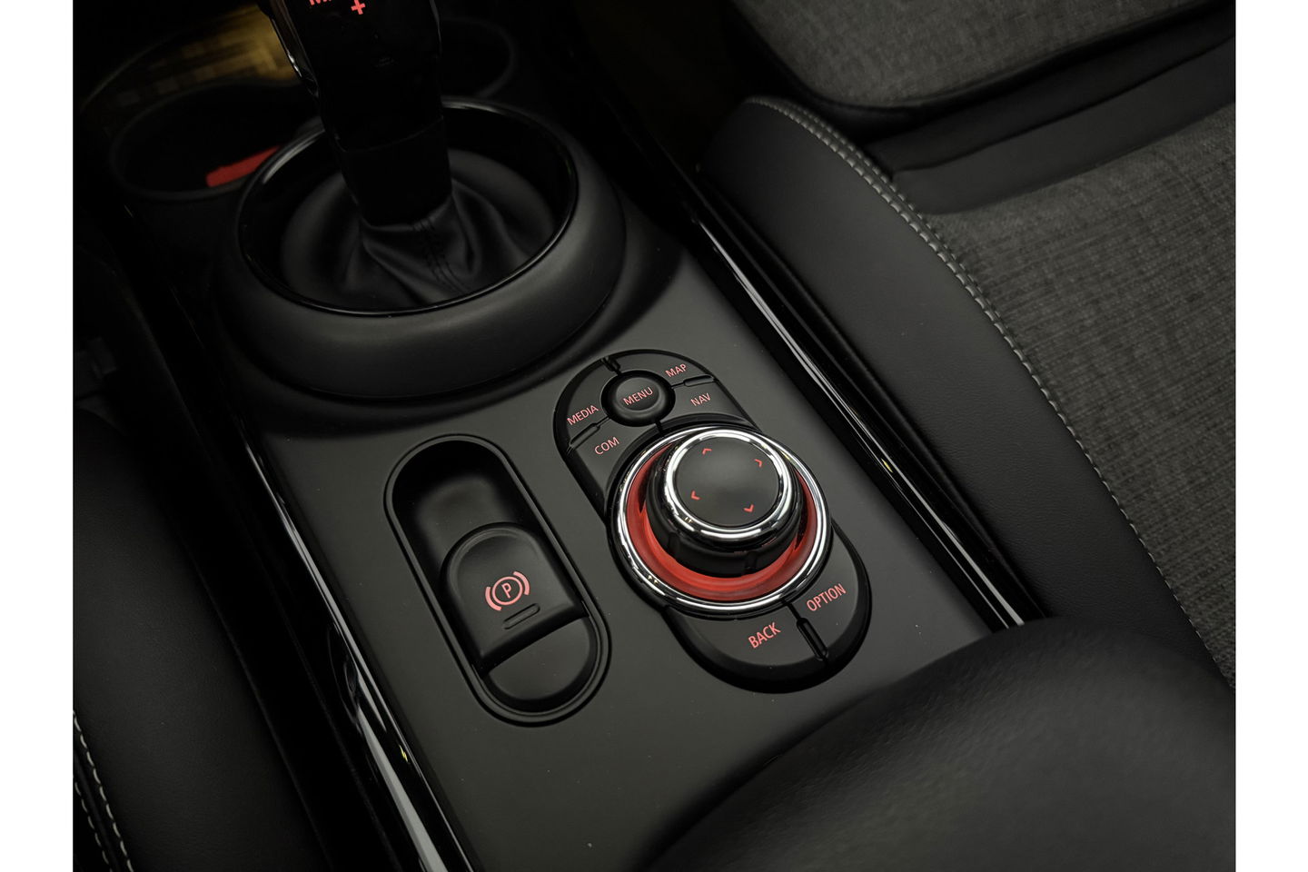 MINI Clubman 1.5 Cooper Richmond Park Edition h/k Audio Camera Pano LED Carplay Clima Cruise Navi Virtual Achterdeuren 18"LMV PDC