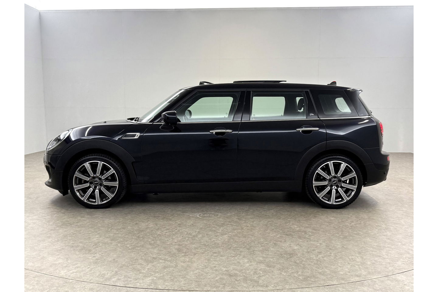MINI Clubman 1.5 Cooper Richmond Park Edition h/k Audio Camera Pano LED Carplay Clima Cruise Navi Virtual Achterdeuren 18"LMV PDC