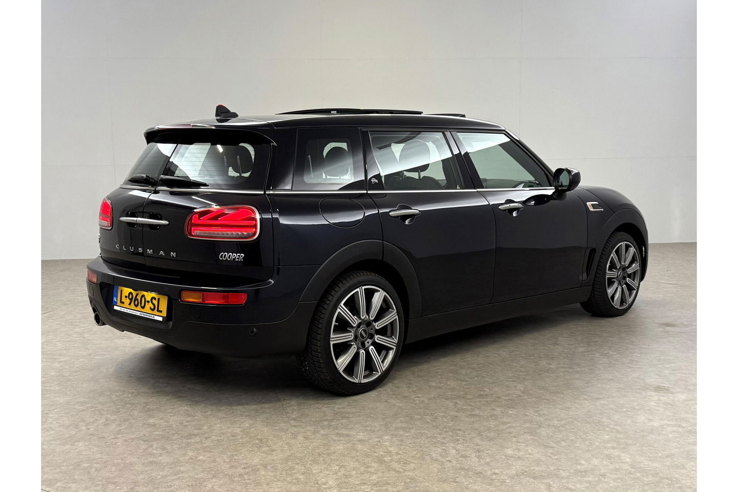 MINI Clubman 1.5 Cooper Richmond Park Edition h/k Audio Camera Pano LED Carplay Clima Cruise Navi Virtual Achterdeuren 18"LMV PDC
