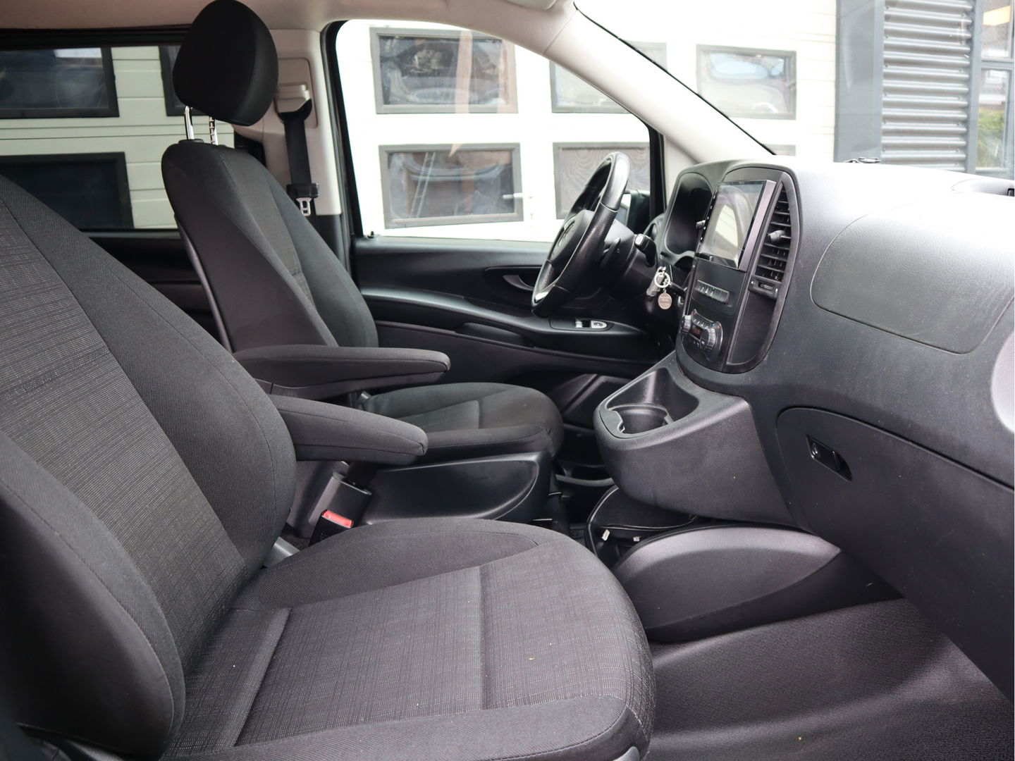 Mercedes-Benz Vito 114 CDI Extra Lang L3 DC 5 Pers. - 2x Schuifdr. - Trekhaak - Clima - Compressor