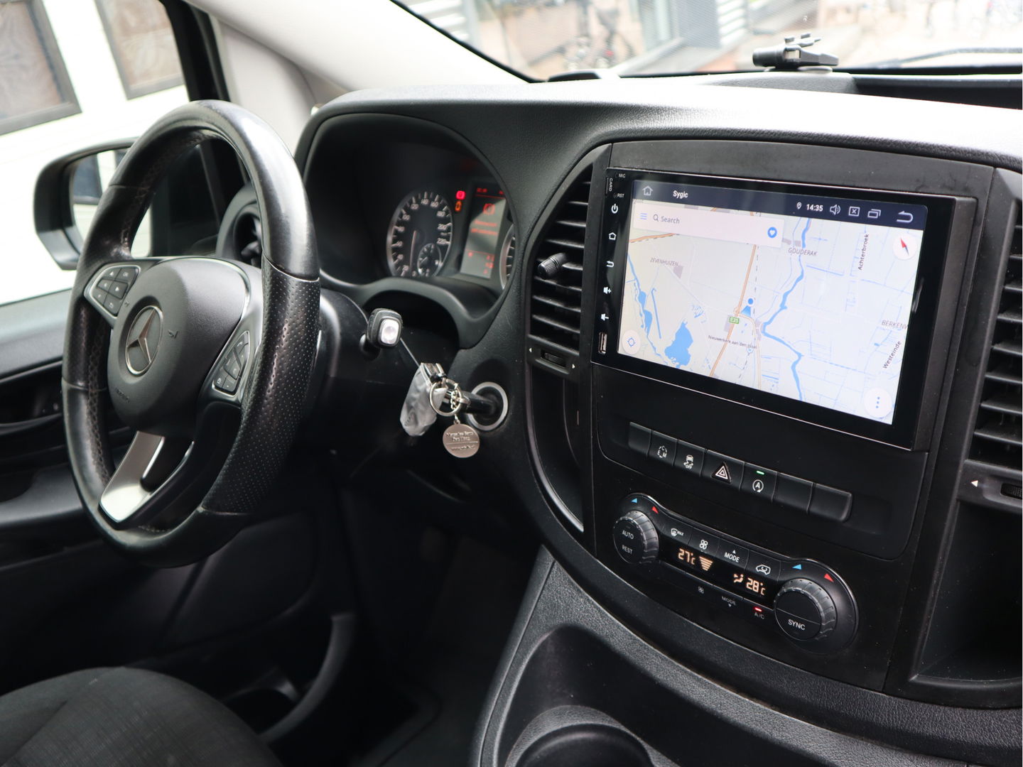 Mercedes-Benz Vito 114 CDI Extra Lang L3 DC 5 Pers. - 2x Schuifdr. - Trekhaak - Clima - Compressor