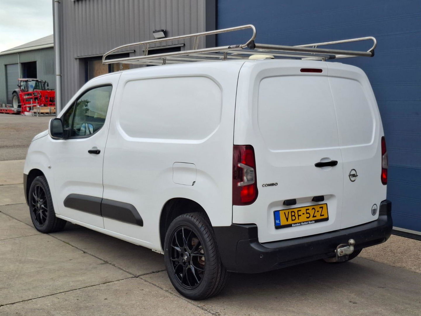 Opel Combo 1.6D L1H1 Edition AIRCO / CRUISE CONTROLE / NAVI / IMPERIAL / TREKHAAK