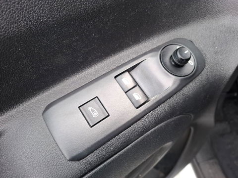 Opel Combo 1.6D L1H1 Edition AIRCO / CRUISE CONTROLE / NAVI / IMPERIAL / TREKHAAK