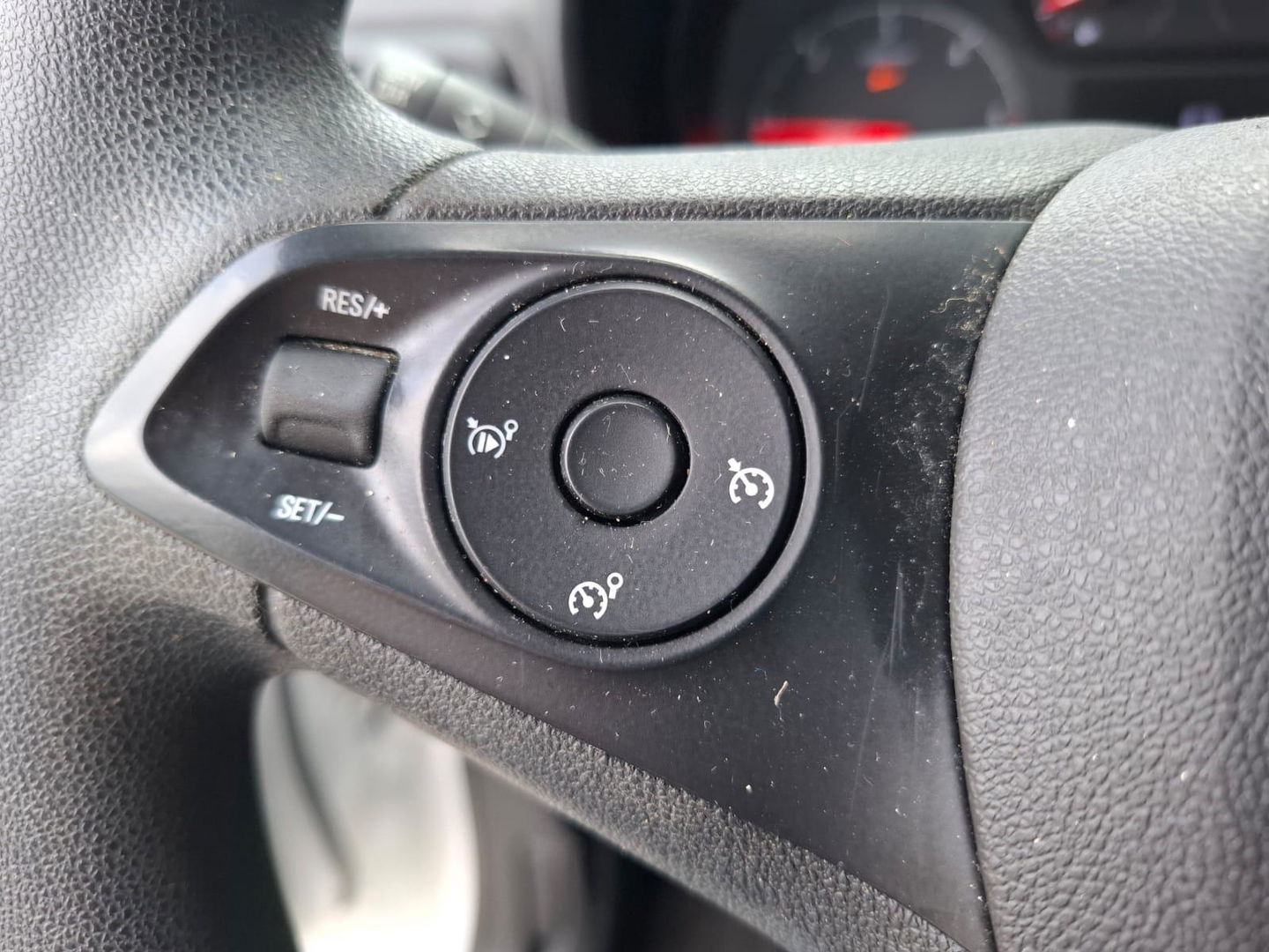 Opel Combo 1.6D L1H1 Edition AIRCO / CRUISE CONTROLE / NAVI / IMPERIAL / TREKHAAK