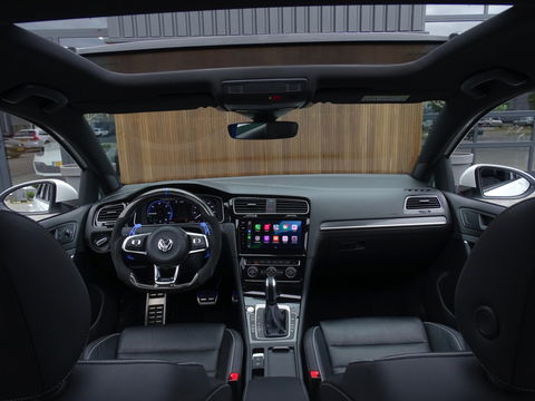 Volkswagen Golf TSI GTE 204PK / Pano / 2019 / LED / ACC