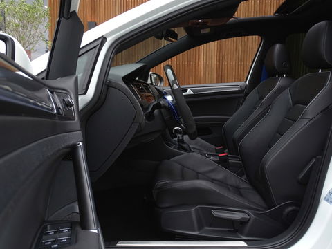 Volkswagen Golf TSI GTE 204PK / Pano / 2019 / LED / ACC