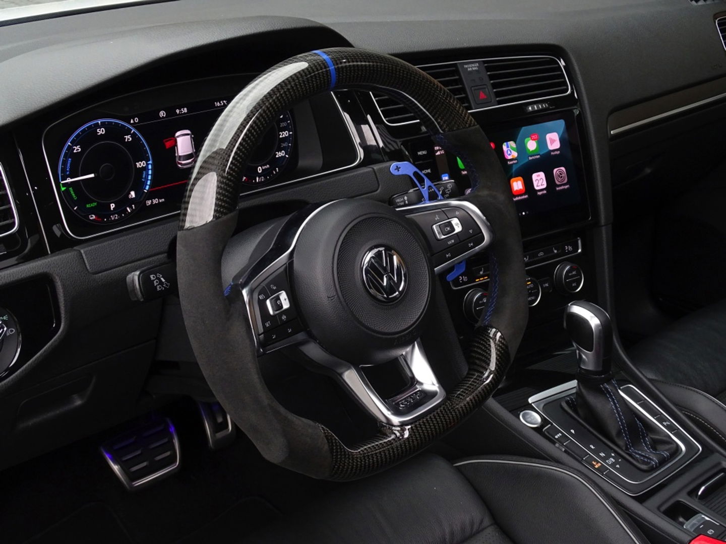 Volkswagen Golf TSI GTE 204PK / Pano / 2019 / LED / ACC