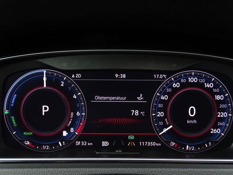 Volkswagen Golf TSI GTE 204PK / Pano / 2019 / LED / ACC