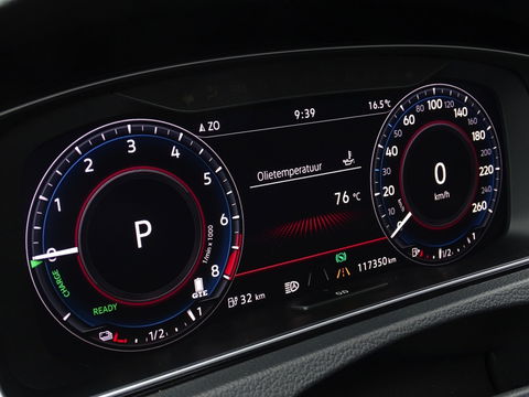 Volkswagen Golf TSI GTE 204PK / Pano / 2019 / LED / ACC