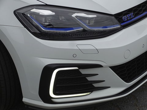Volkswagen Golf TSI GTE 204PK / Pano / 2019 / LED / ACC