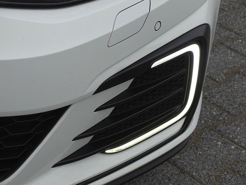 Volkswagen Golf TSI GTE 204PK / Pano / 2019 / LED / ACC