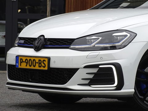 Volkswagen Golf TSI GTE 204PK / Pano / 2019 / LED / ACC