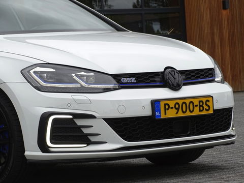 Volkswagen Golf TSI GTE 204PK / Pano / 2019 / LED / ACC