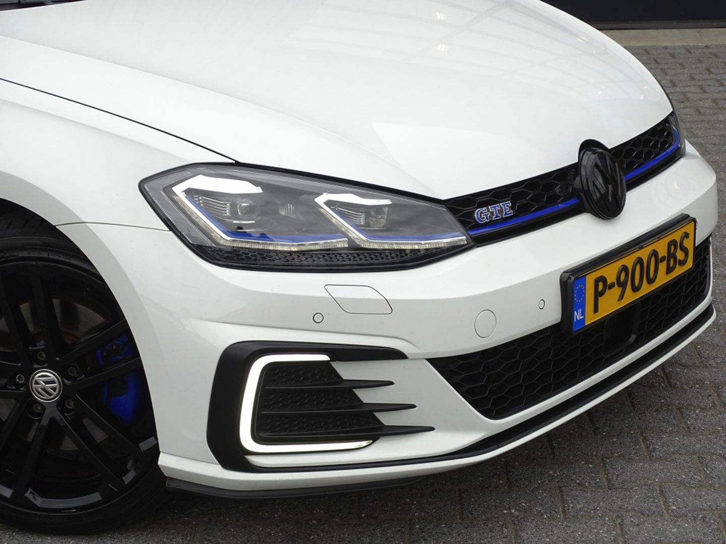 Volkswagen Golf TSI GTE 204PK / Pano / 2019 / LED / ACC