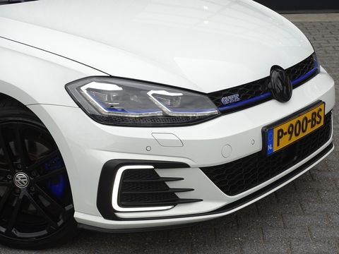 Volkswagen Golf TSI GTE 204PK / Pano / 2019 / LED / ACC
