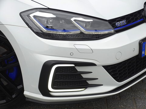 Volkswagen Golf TSI GTE 204PK / Pano / 2019 / LED / ACC