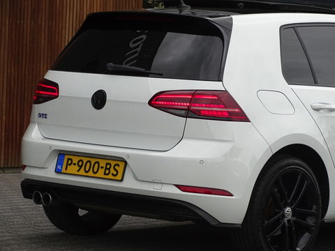 Volkswagen Golf TSI GTE 204PK / Pano / 2019 / LED / ACC