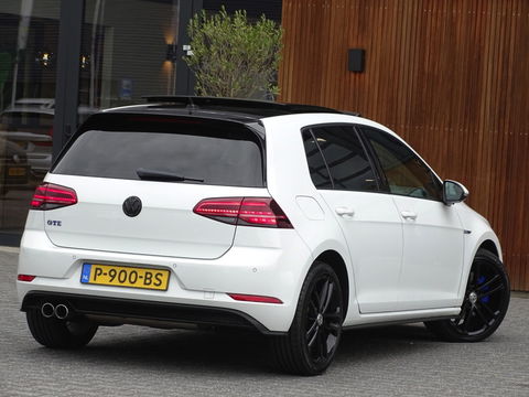 Volkswagen Golf TSI GTE 204PK / Pano / 2019 / LED / ACC