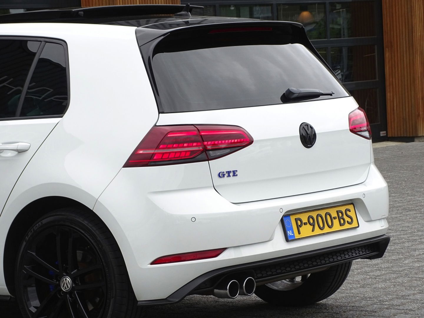 Volkswagen Golf TSI GTE 204PK / Pano / 2019 / LED / ACC