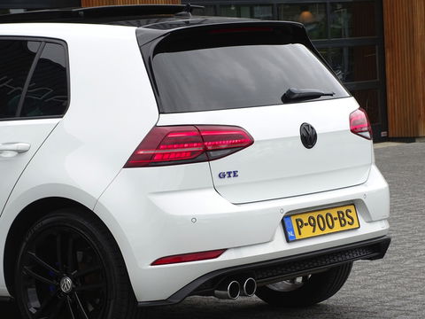 Volkswagen Golf TSI GTE 204PK / Pano / 2019 / LED / ACC