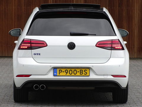 Volkswagen Golf TSI GTE 204PK / Pano / 2019 / LED / ACC