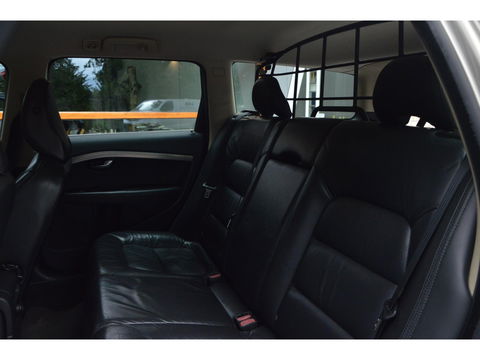 Volvo XC70 3.2 Summum | Dealer Onderhouden | Trekhaak 1800KG | Stoel verwarmd | Cruise |