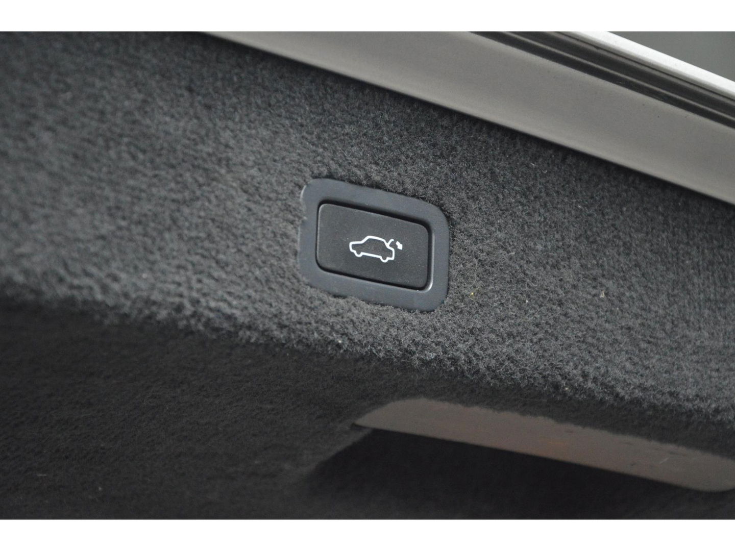 Volvo XC70 3.2 Summum | Dealer Onderhouden | Trekhaak 1800KG | Stoel verwarmd | Cruise |