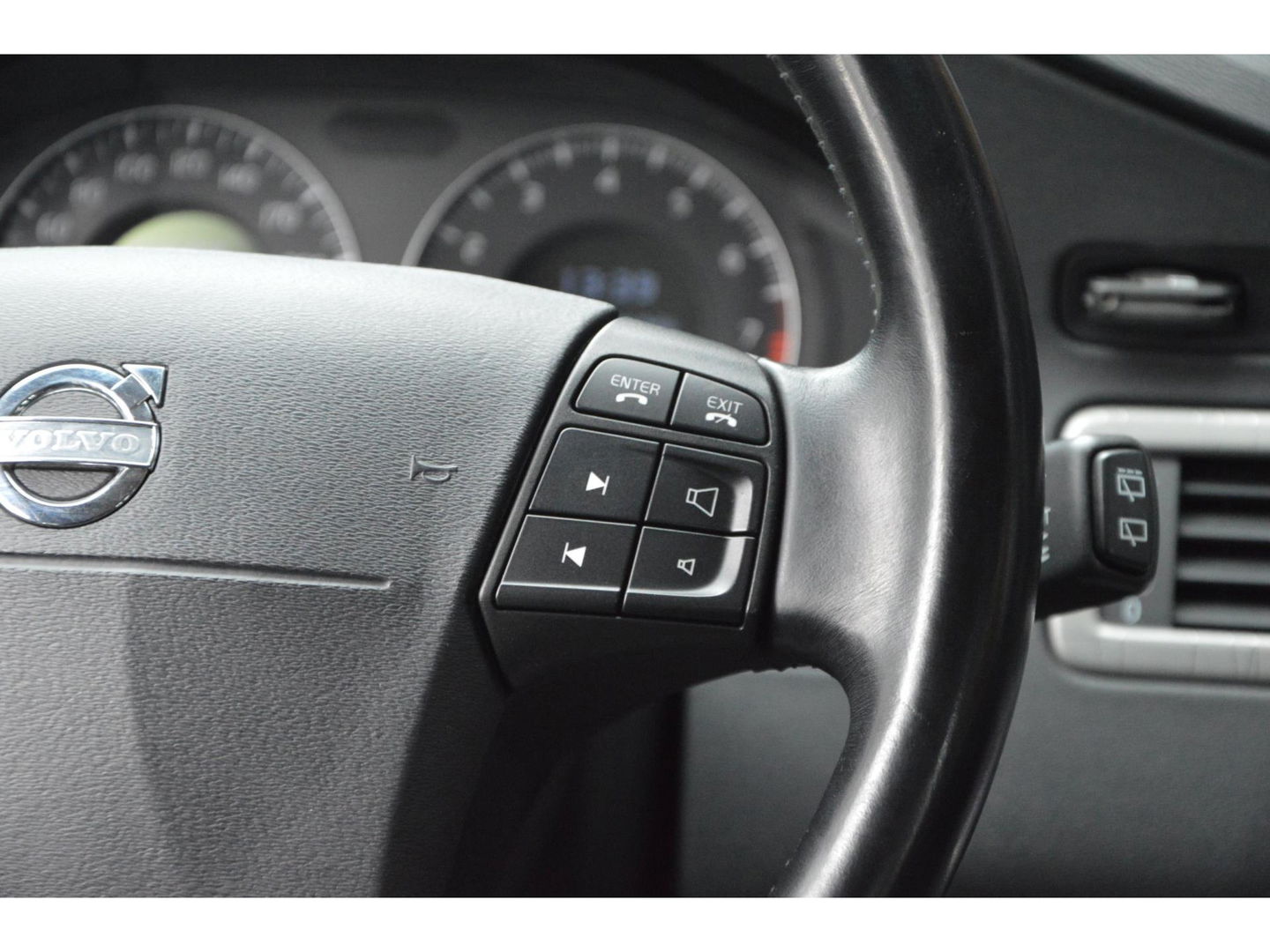 Volvo XC70 3.2 Summum | Dealer Onderhouden | Trekhaak 1800KG | Stoel verwarmd | Cruise |