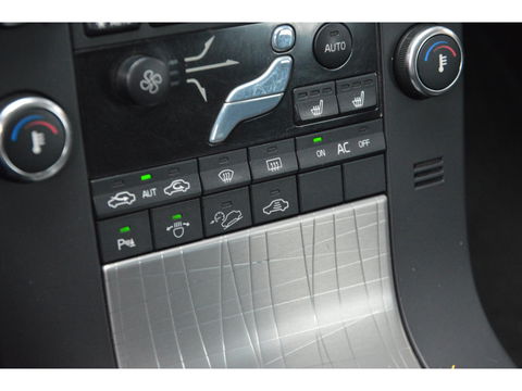 Volvo XC70 3.2 Summum | Dealer Onderhouden | Trekhaak 1800KG | Stoel verwarmd | Cruise |
