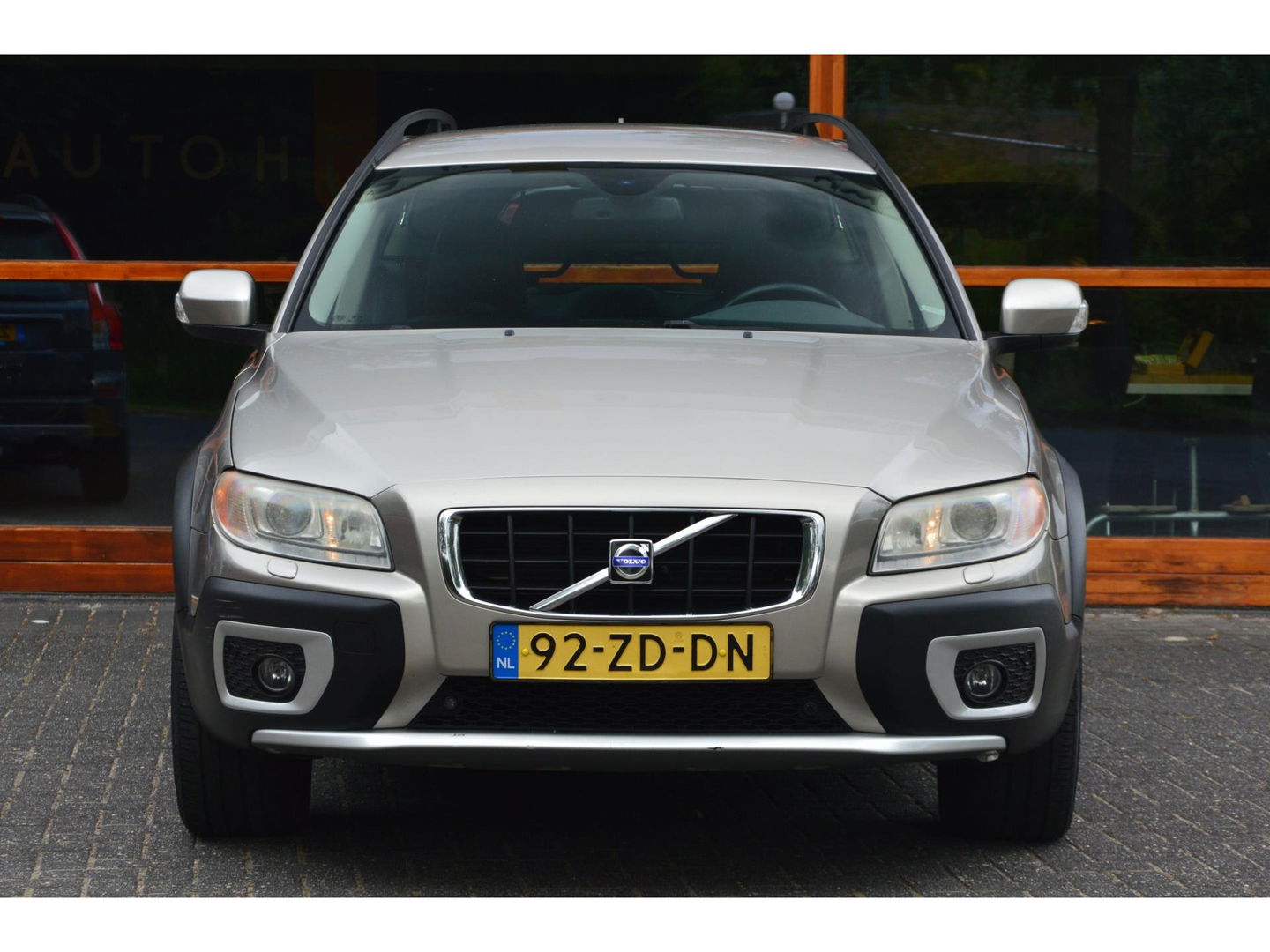 Volvo XC70 3.2 Summum | Dealer Onderhouden | Trekhaak 1800KG | Stoel verwarmd | Cruise |