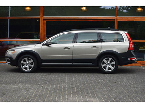 Volvo XC70 3.2 Summum | Dealer Onderhouden | Trekhaak 1800KG | Stoel verwarmd | Cruise |