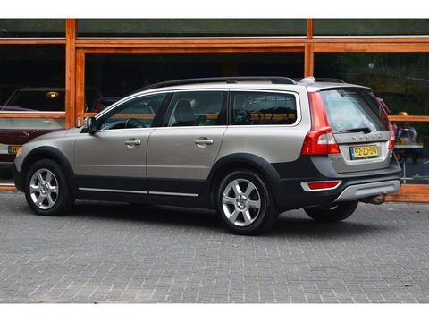 Volvo XC70 3.2 Summum | Dealer Onderhouden | Trekhaak 1800KG | Stoel verwarmd | Cruise |