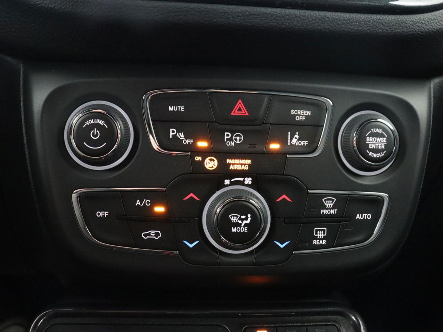 Jeep Compass 4xe 240 Plug-in Hybrid Elecrtic S | Stoelventilatie | Leder | Camera | Carplay | Keyless | Stoel & stuurverwarming | Navigatie | Xenon | 19'' lichtmetalen velgen | PHEV