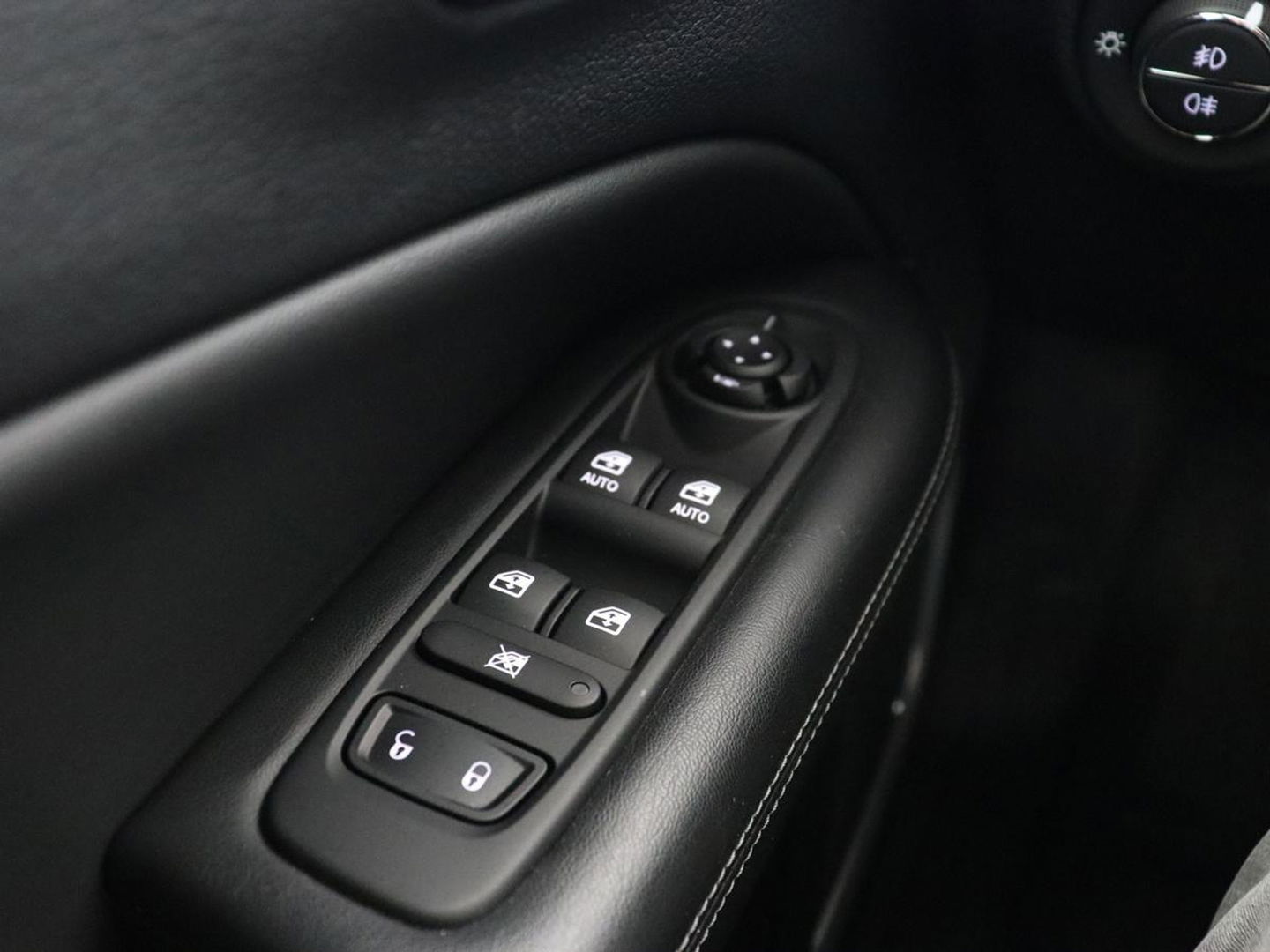 Jeep Compass 4xe 240 Plug-in Hybrid Elecrtic S | Stoelventilatie | Leder | Camera | Carplay | Keyless | Stoel & stuurverwarming | Navigatie | Xenon | 19'' lichtmetalen velgen | PHEV