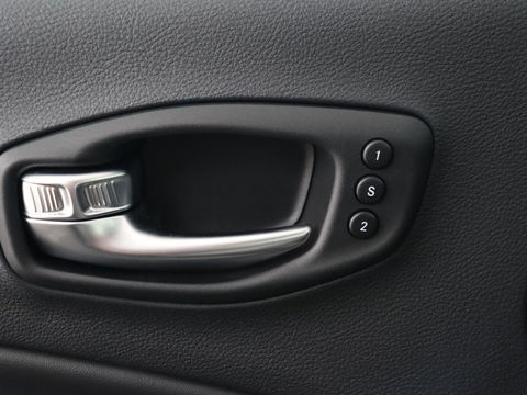 Jeep Compass 4xe 240 Plug-in Hybrid Elecrtic S | Stoelventilatie | Leder | Camera | Carplay | Keyless | Stoel & stuurverwarming | Navigatie | Xenon | 19'' lichtmetalen velgen | PHEV