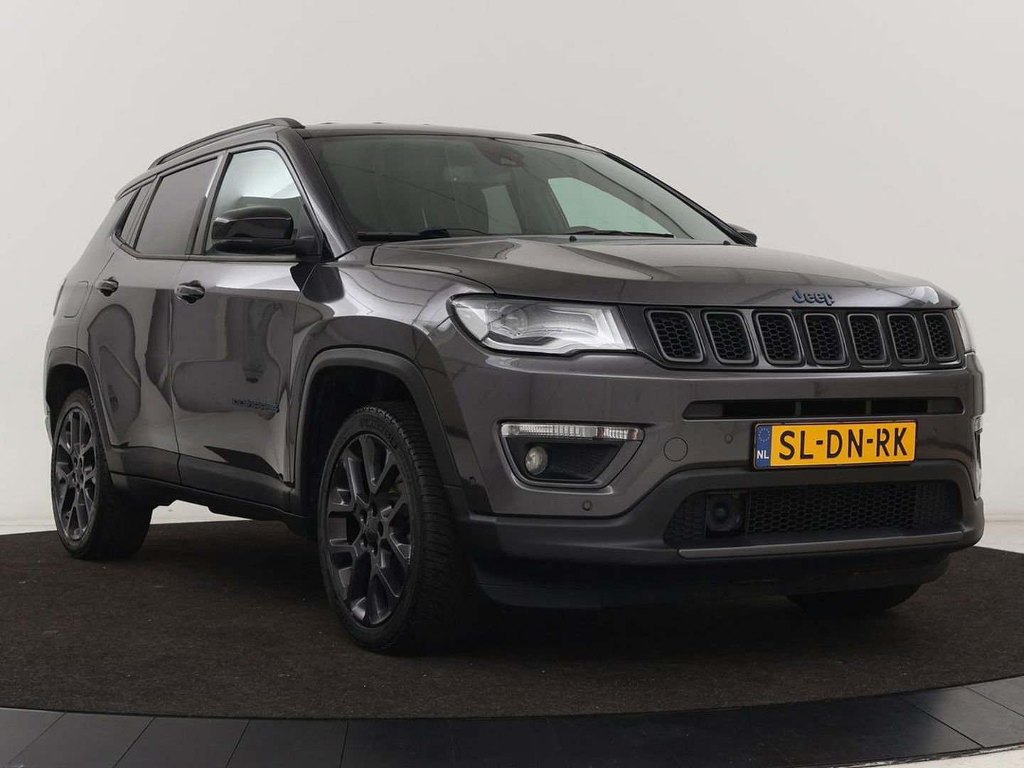 Jeep Compass 4xe 240 Plug-in Hybrid Elecrtic S | Stoelventilatie | Leder | Camera | Carplay | Keyless | Stoel & stuurverwarming | Navigatie | Xenon | 19'' lichtmetalen velgen | PHEV