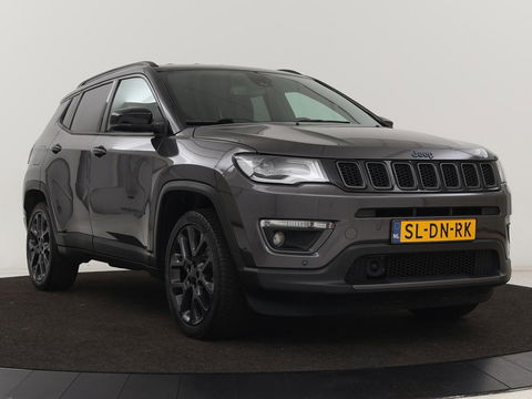 Jeep Compass 4xe 240 Plug-in Hybrid Elecrtic S | Stoelventilatie | Leder | Camera | Carplay | Keyless | Stoel & stuurverwarming | Navigatie | Xenon | 19'' lichtmetalen velgen | PHEV