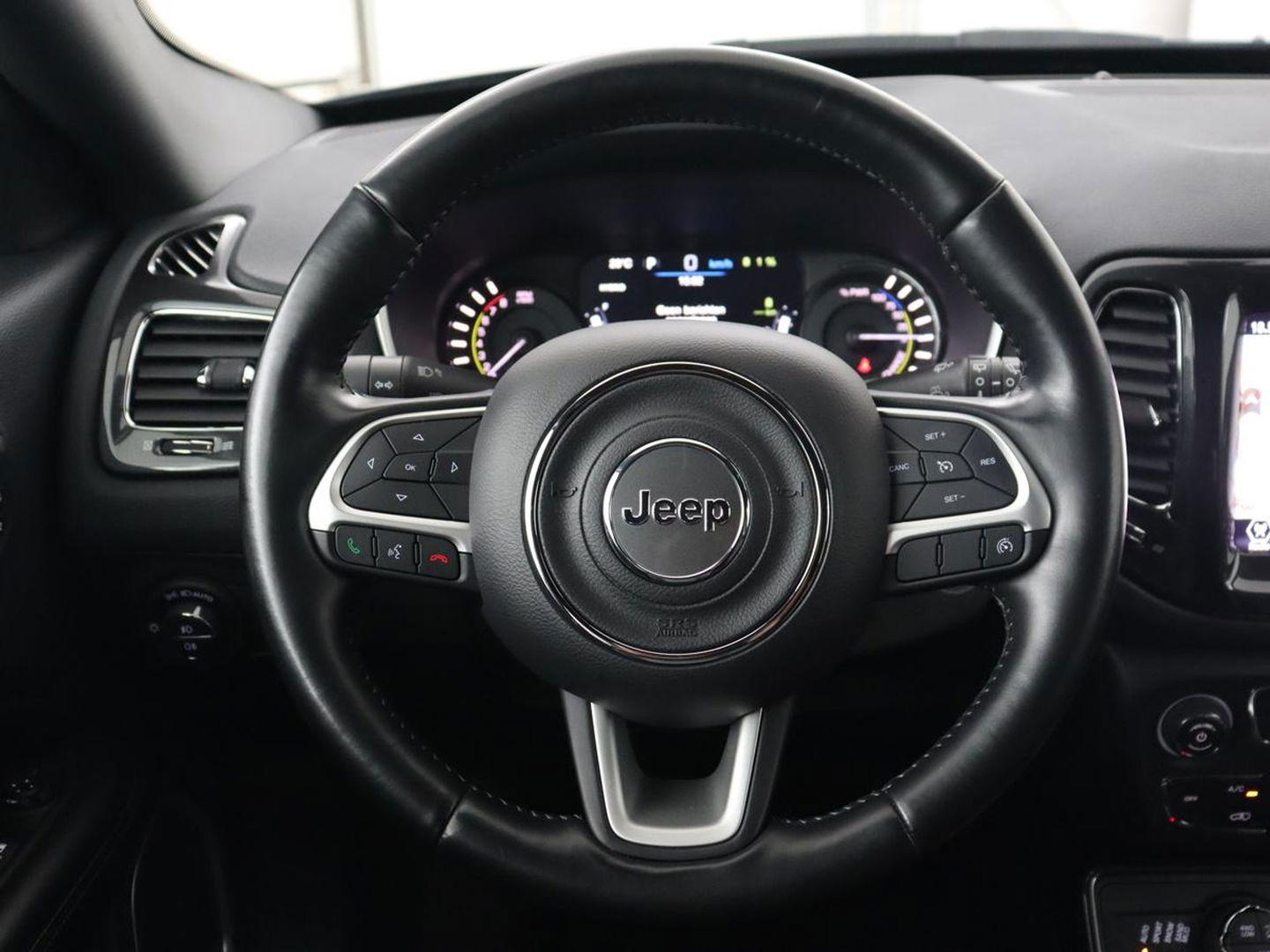 Jeep Compass 4xe 240 Plug-in Hybrid Elecrtic S | Stoelventilatie | Leder | Camera | Carplay | Keyless | Stoel & stuurverwarming | Navigatie | Xenon | 19'' lichtmetalen velgen | PHEV