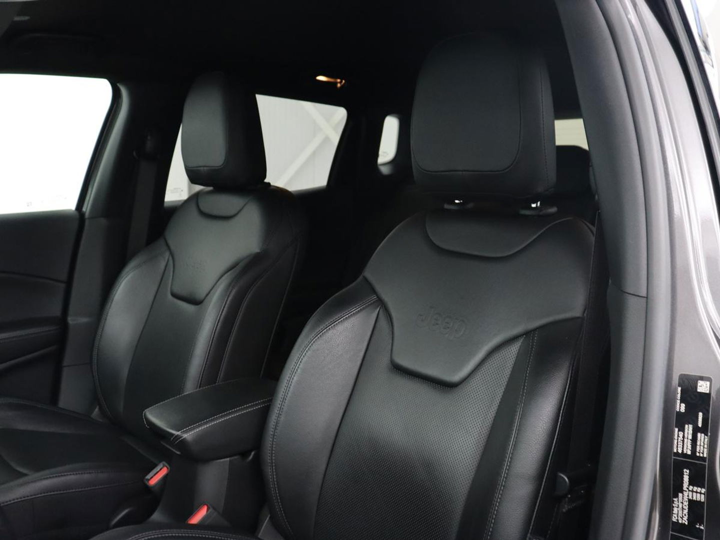 Jeep Compass 4xe 240 Plug-in Hybrid Elecrtic S | Stoelventilatie | Leder | Camera | Carplay | Keyless | Stoel & stuurverwarming | Navigatie | Xenon | 19'' lichtmetalen velgen | PHEV