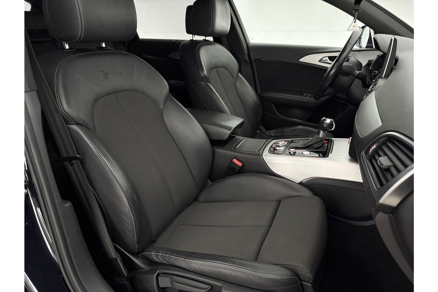 Audi A6 2.0 TDI 150PK S-line LED Clima Cruise Navigatie Parkeersensoren 18"LMV
